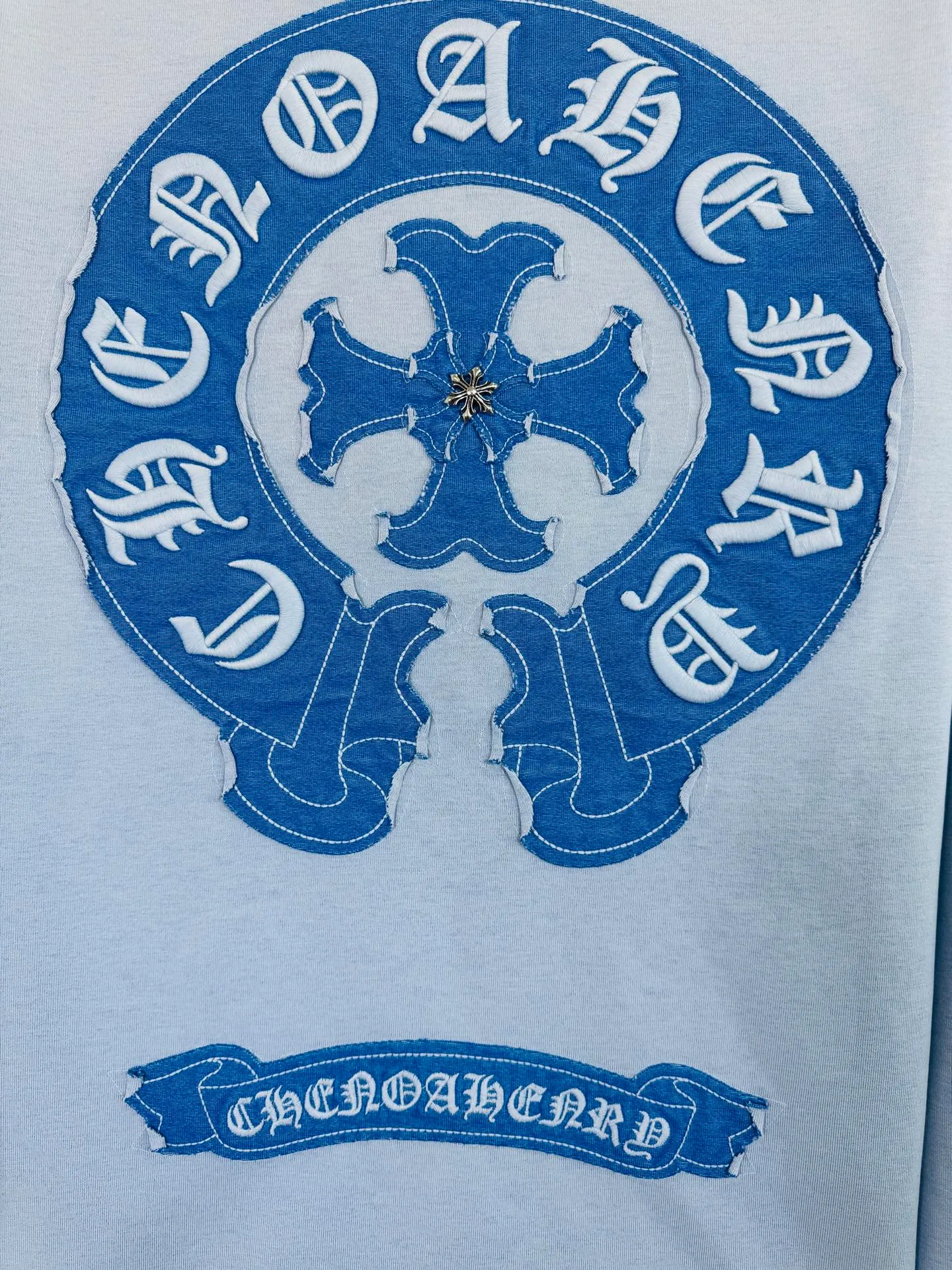 P250 ch high version Chrome Hearts 2025 new autumn and winter cross patch washed spray horse slip long-sleeved T-shirt, fabric: 26 double yarns 320 grams weight, patch embroidery, heavy wash water ➕ fried color + spray horse slip printing process: patch embroidery, secondary color spray horse slip process Color: gray, blue Size: S M L XL Style number: 5181